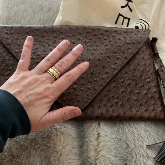 Mexican hand made brown leather clutch - Picture 2 of 3